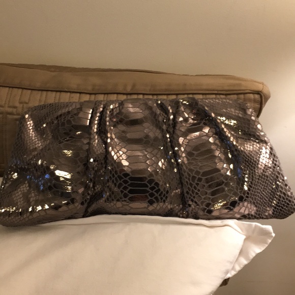 Clutch - Picture 3 of 6